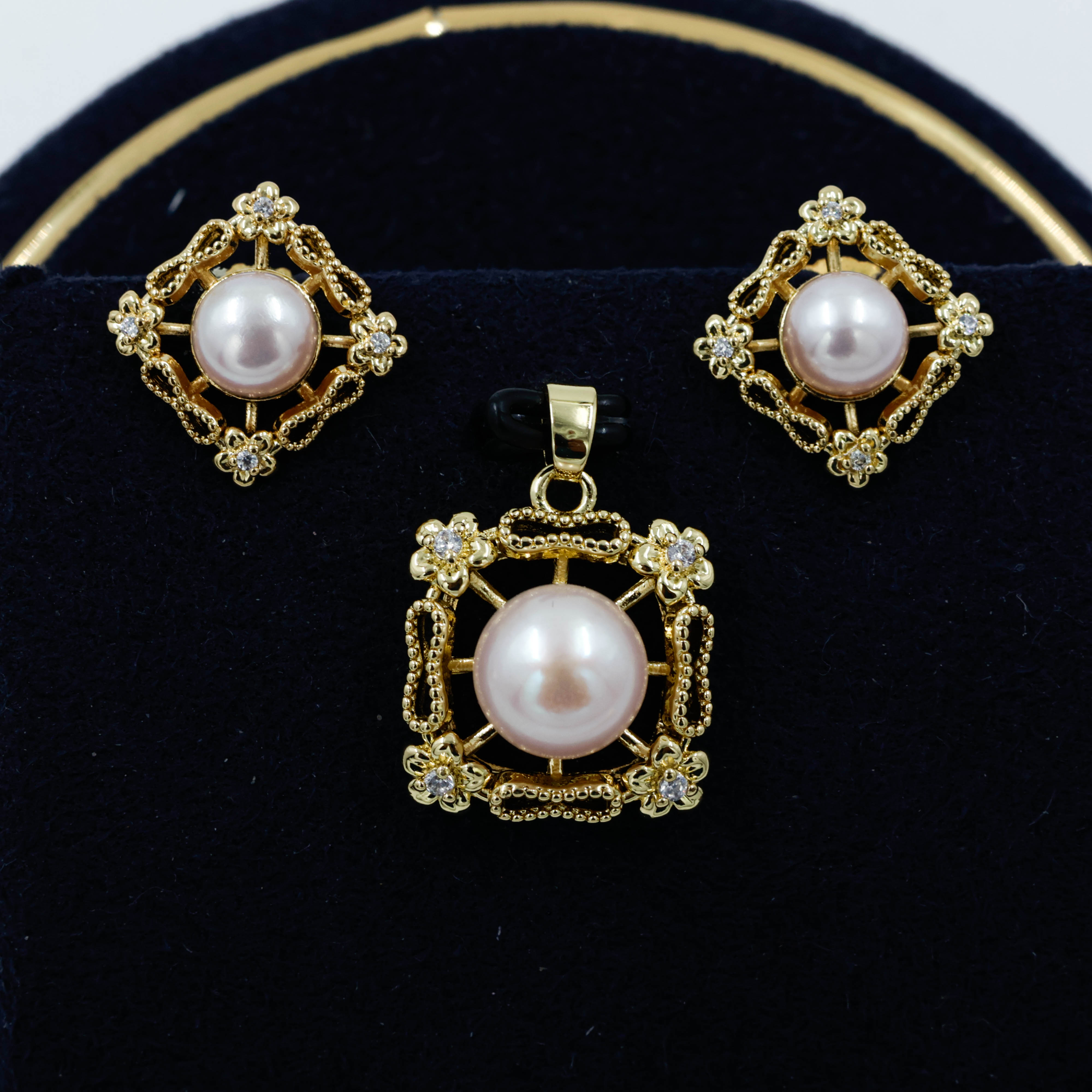 Pearl Pendant Set Without Chain